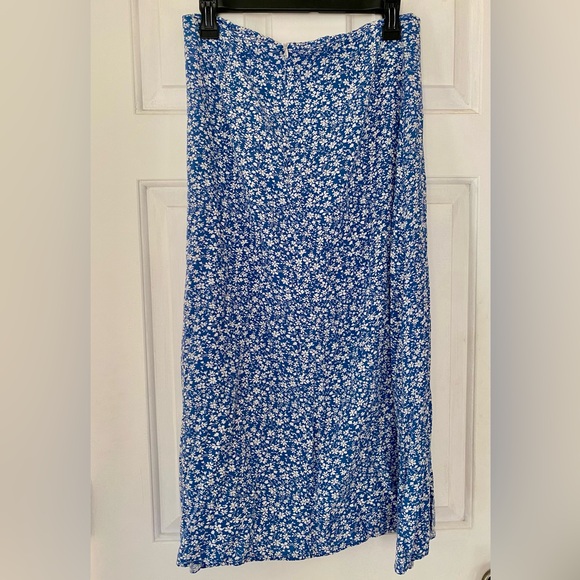 SHEIN Blue Floral Maxi Skirt - Picture 4 of 6